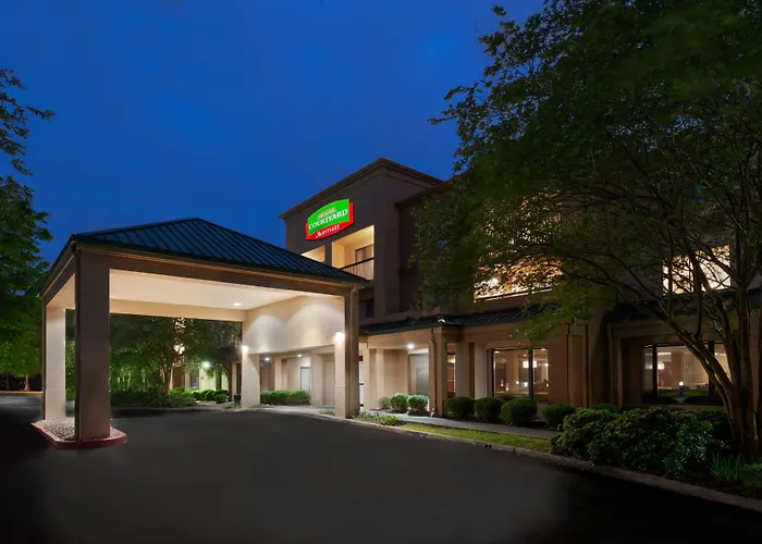Courtyard Airport Hotel