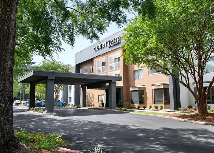 Hotel Courtyard Airport 3*