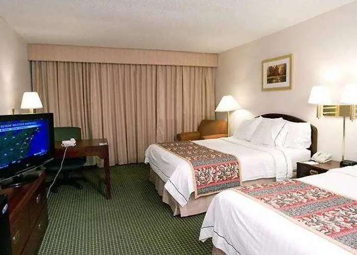 Hotel Courtyard Airport 3*