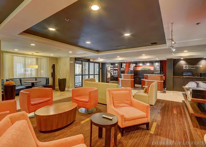 Hotel Courtyard Airport 3*