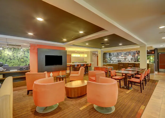 Hotel Courtyard Airport